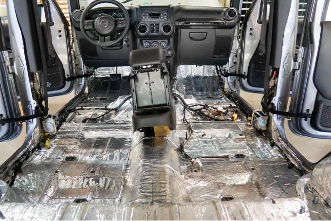 HushMat 2007-2017 Jeep Patriot  Floor Deadening and Insulation Kit 665251